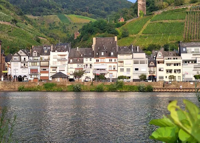 Mosel View Old Town * Zell